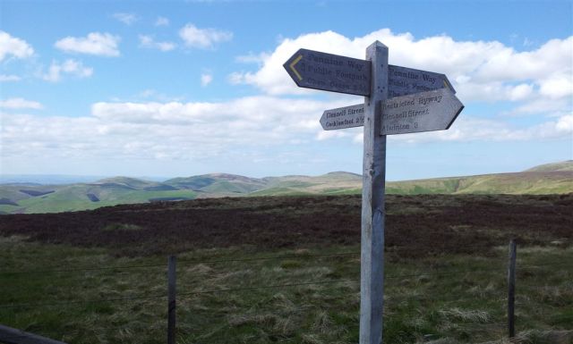 The BORDER GATE on the BORDER RIDGE, looking north - 4.15 pm The BORDER GATE on the BORDER RIDGE, looking north - 4.15 pm