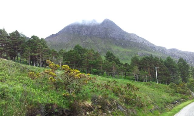 Cul Beag from the parking spot, looking innocently calm