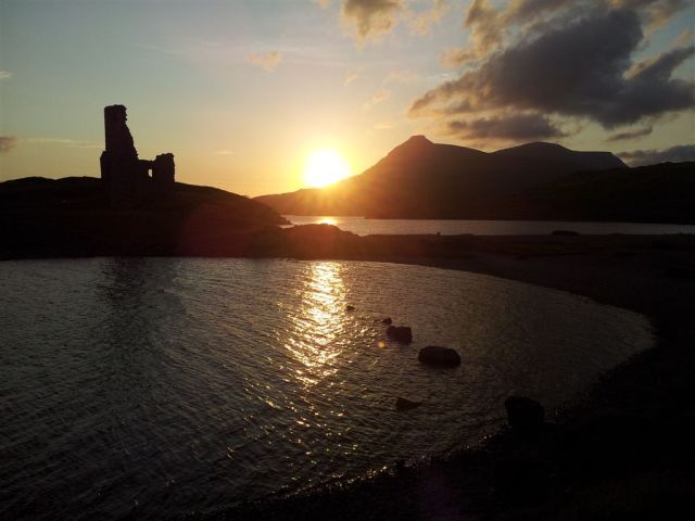 Sun setting over Ardvreck Castle & the Quinag Sun setting over Ardvreck Castle & the Quinag, 9.40pm