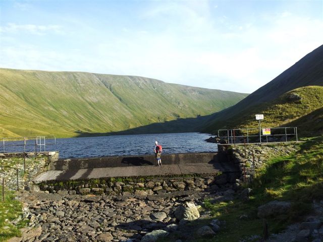 Damn Hayswater, I mean Hayswater Dam, High St top right - 5.30 pm
