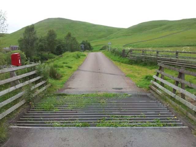 My nemesis - the Barrowburn cattle grid!! I returned 2 weeks later